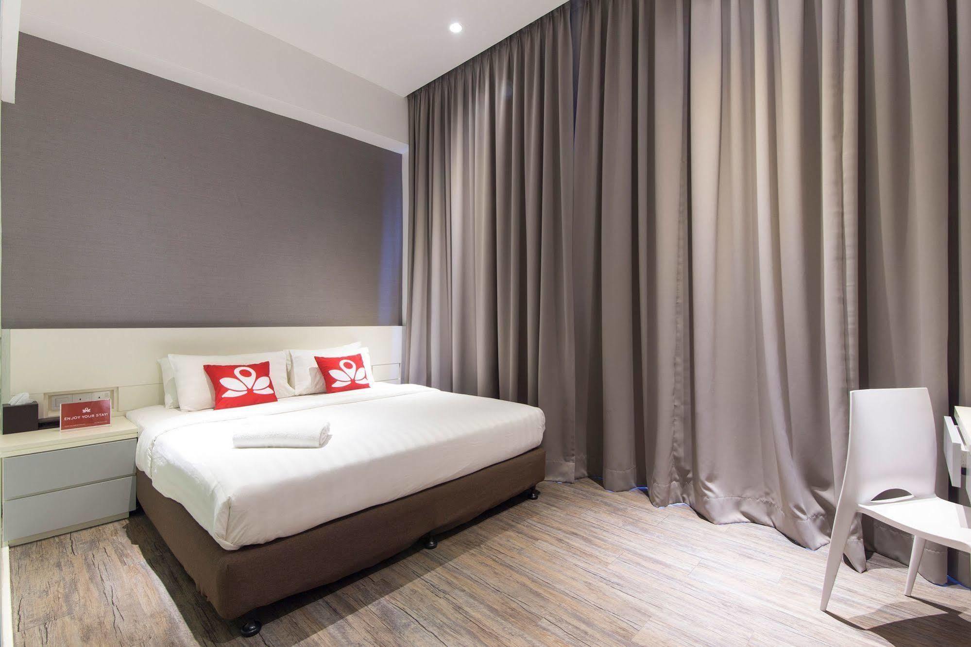 Zen Rooms Macallum George Town Buitenkant foto